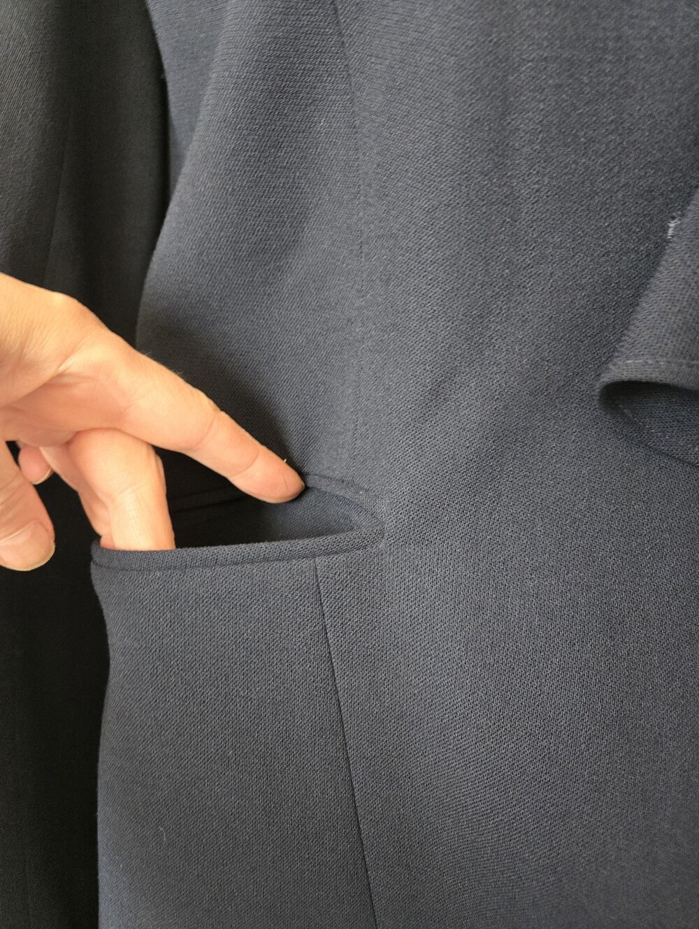 Ralph Lauren Navy 100% Worsted Wool Ruffle Front Blazer. Size 6 - Picture 5 of 13